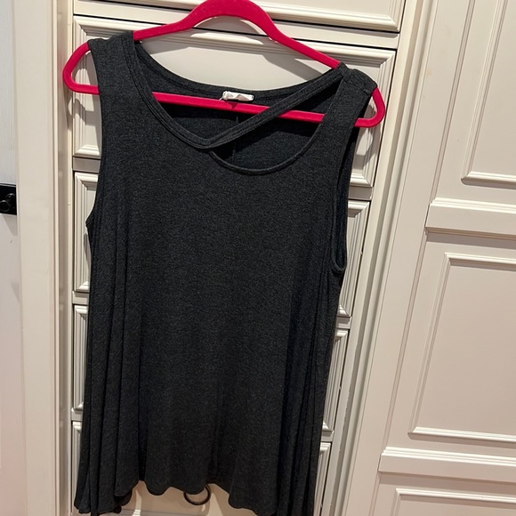 Women’s gray size M 1 4 3 STORY cold shoulder long sleeve  shirt - Picture 1 of 8